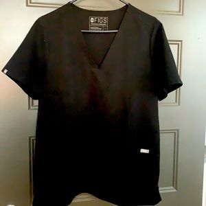 FIGS Casma Three-Pocket Scrub Top Black L